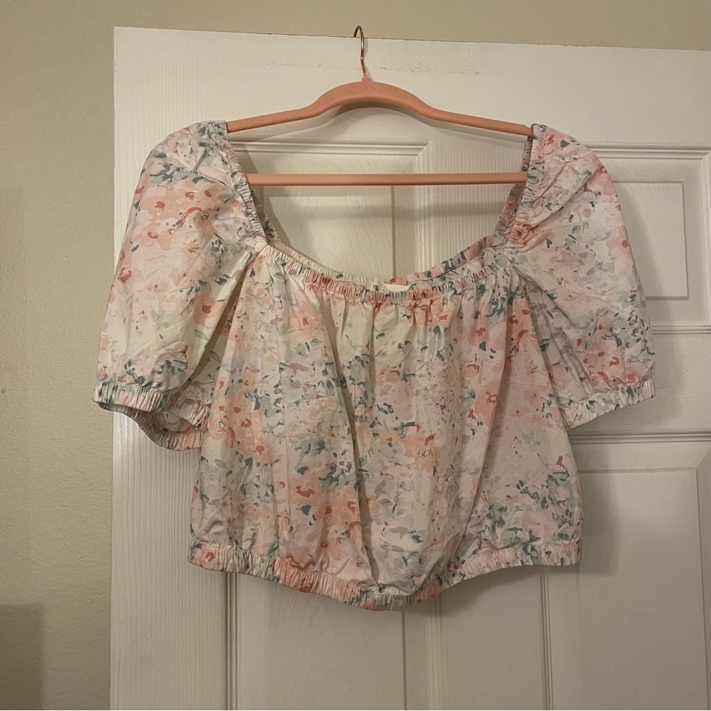 H&M (M) Cropped Floral Blouse